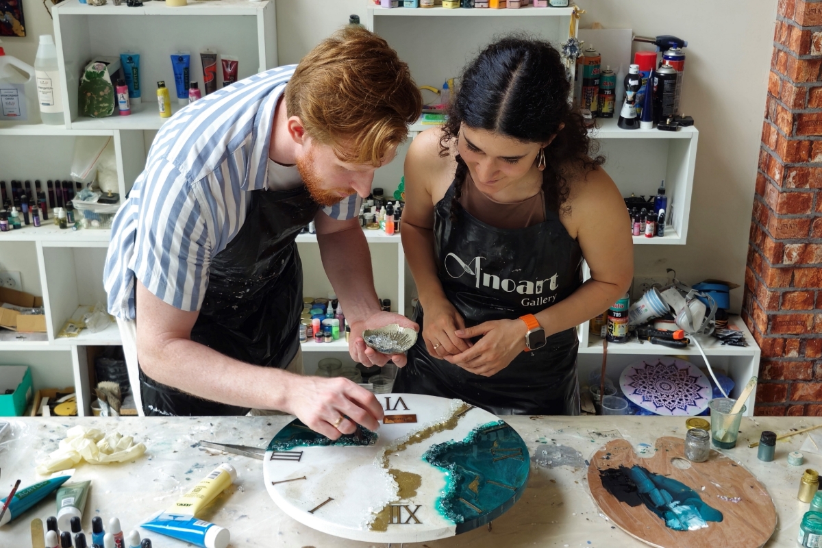 Picture of Epoxy Art: clock crafting masterclass for couple