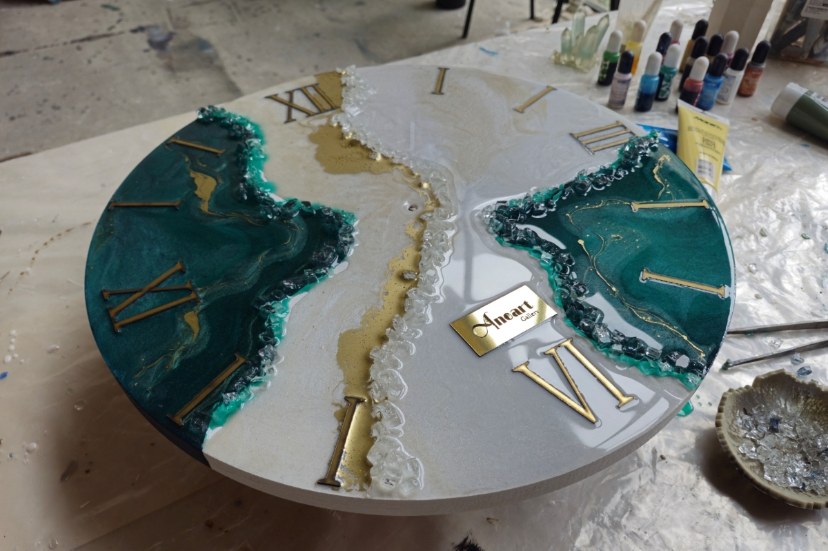 Picture of Epoxy Art: clock crafting masterclass for couple