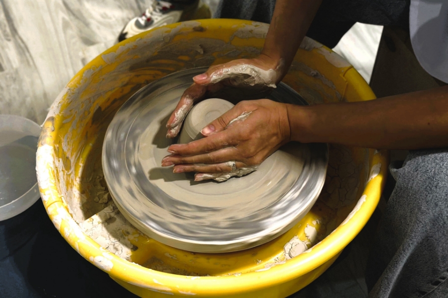 Picture of Pottery masterclass on wheel