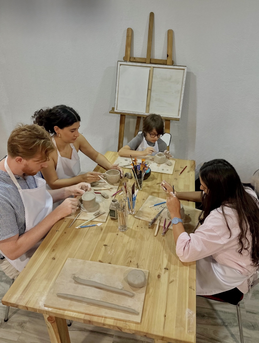 Picture of Pottery master class for group or family